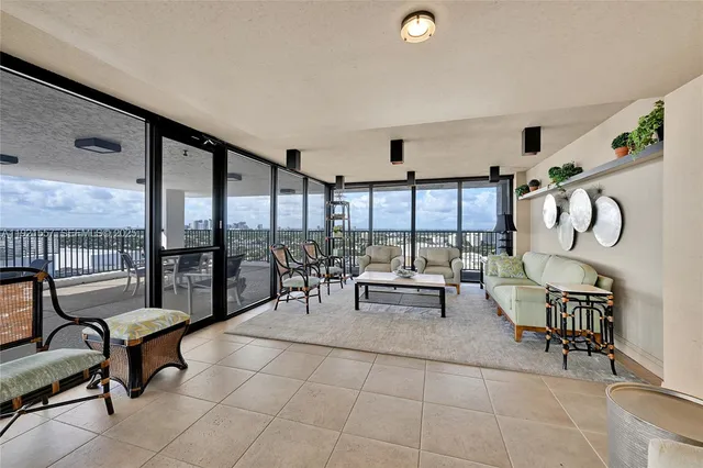 $899,000 | 936 Intracoastal Drive, Unit 15H, Fort Lauderdale, FL 33304