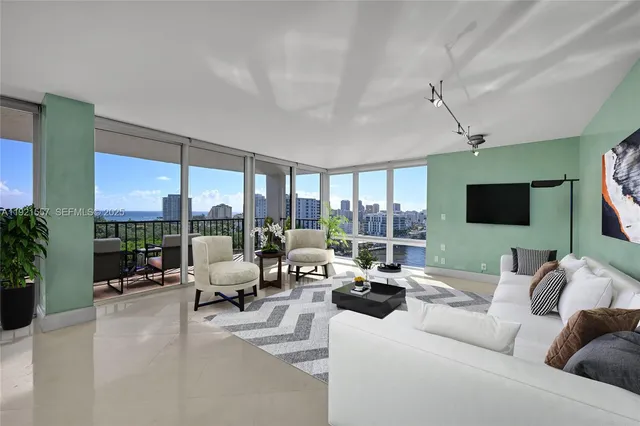$899,000 | 936 Intracoastal Drive, Unit 15H, Fort Lauderdale, FL 33304