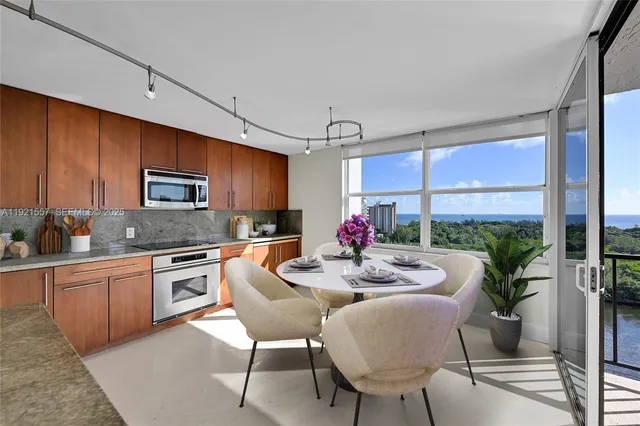 $899,000 | 936 Intracoastal Drive, Unit 15H, Fort Lauderdale, FL 33304