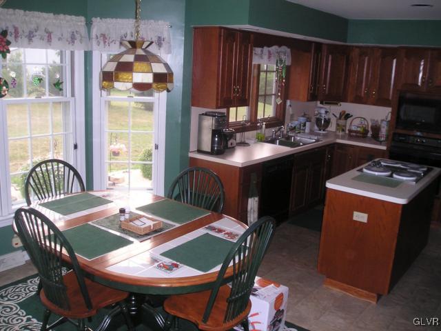 4098 Windy Road Orefield, PA 18069 - Photo 6 of 35 Gallery Image 6