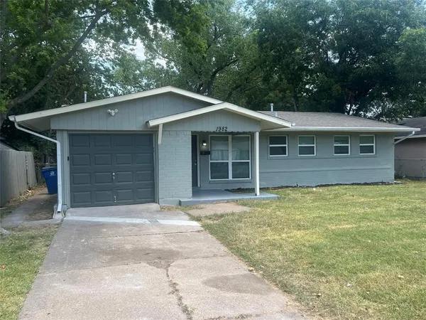 $1,750 | 1982 Oak Hill Circle, Dallas, TX 75217