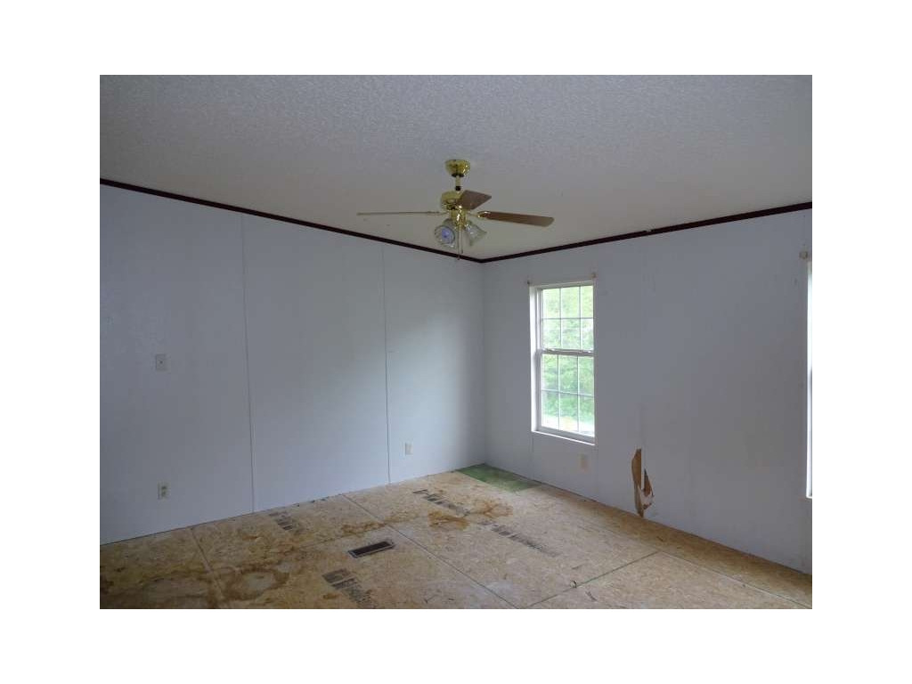 331 Emmett Road Bristol, TN 37620 - Photo 8 of 14 Photo 8