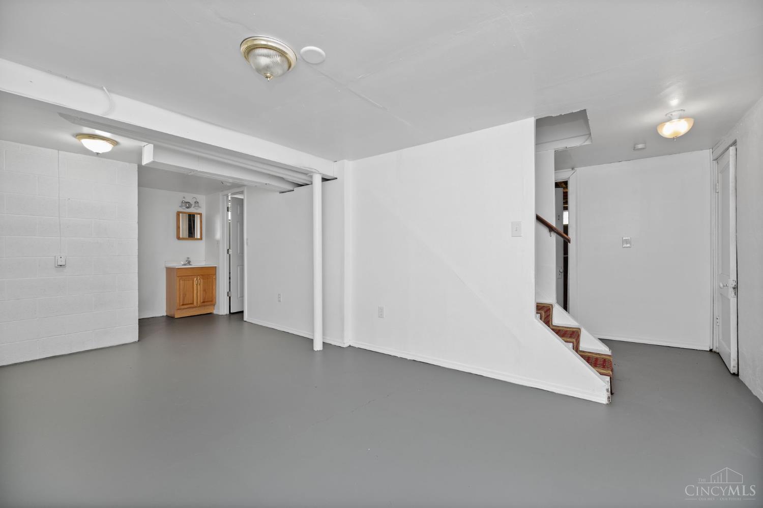 7101 Dunn Road Cincinnati, OH 45230 - Photo 41 of 50