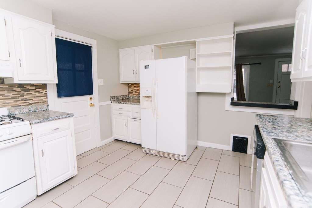 130 Powell Avenue Springfield, MA 01118 - Photo 11 of 42 Gallery Image 11