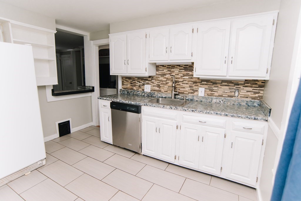 130 Powell Avenue Springfield, MA 01118 - Photo 12 of 42 Gallery Image 12