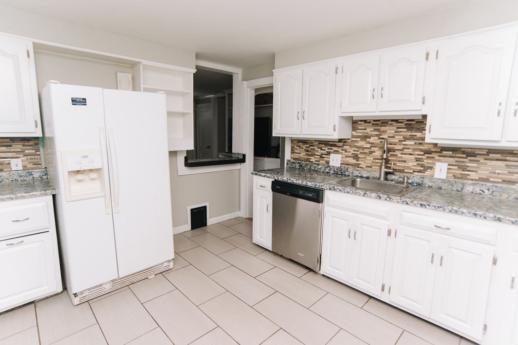 130 Powell Avenue Springfield, MA 01118 - Photo 13 of 42 Gallery Image 13