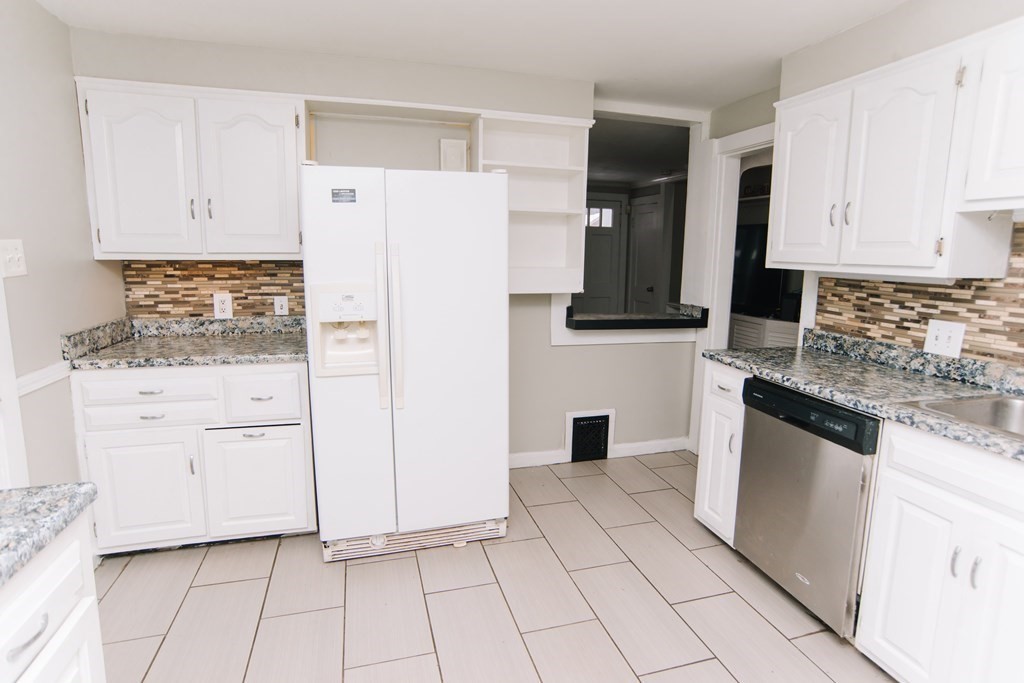 130 Powell Avenue Springfield, MA 01118 - Photo 14 of 42 Gallery Image 14