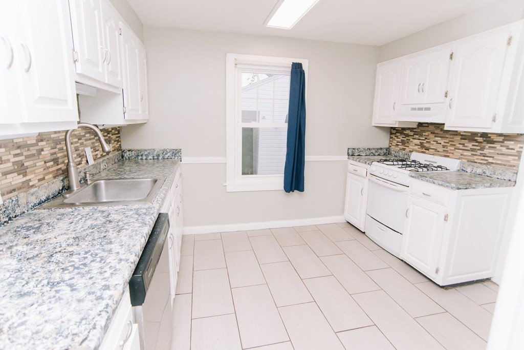 130 Powell Avenue Springfield, MA 01118 - Photo 7 of 42 Gallery Image 7
