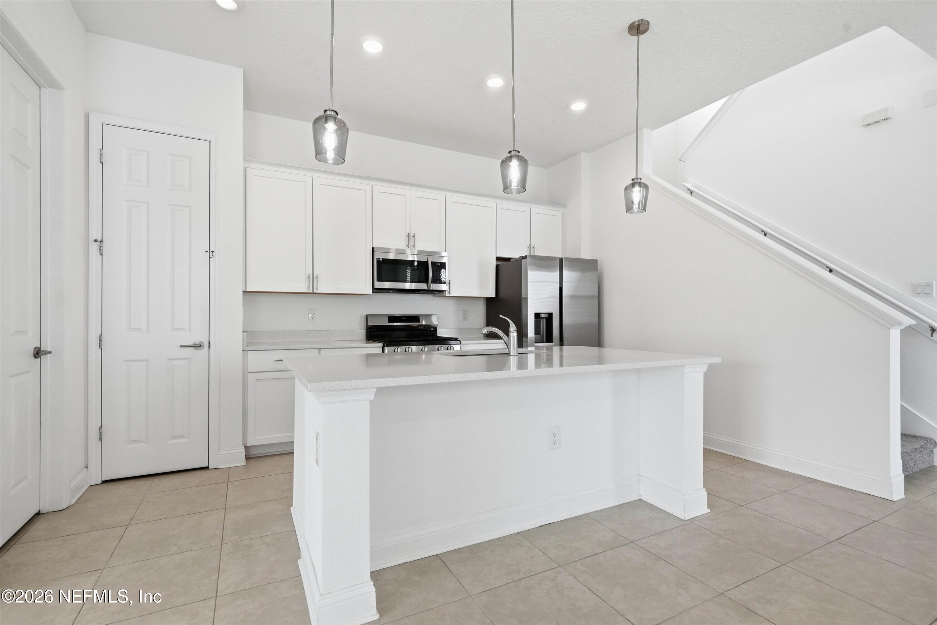 357 Rum Runner Way St. Johns, FL 32259 - Photo 8 of 52 06-Kitchen