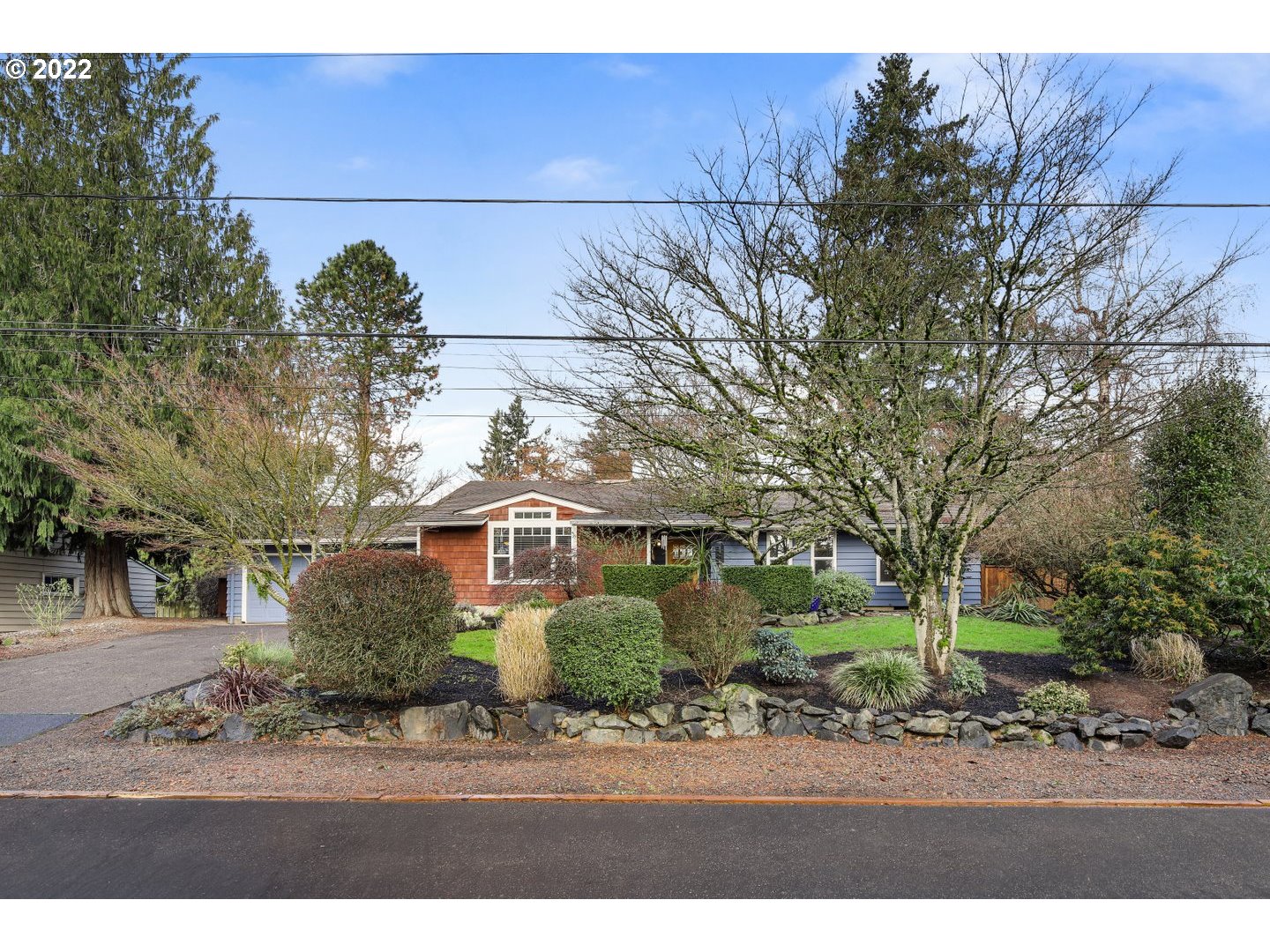6127 Southwest Radcliff Street Portland, OR 97219 - Photo 1 of 32 Gallery Image 1