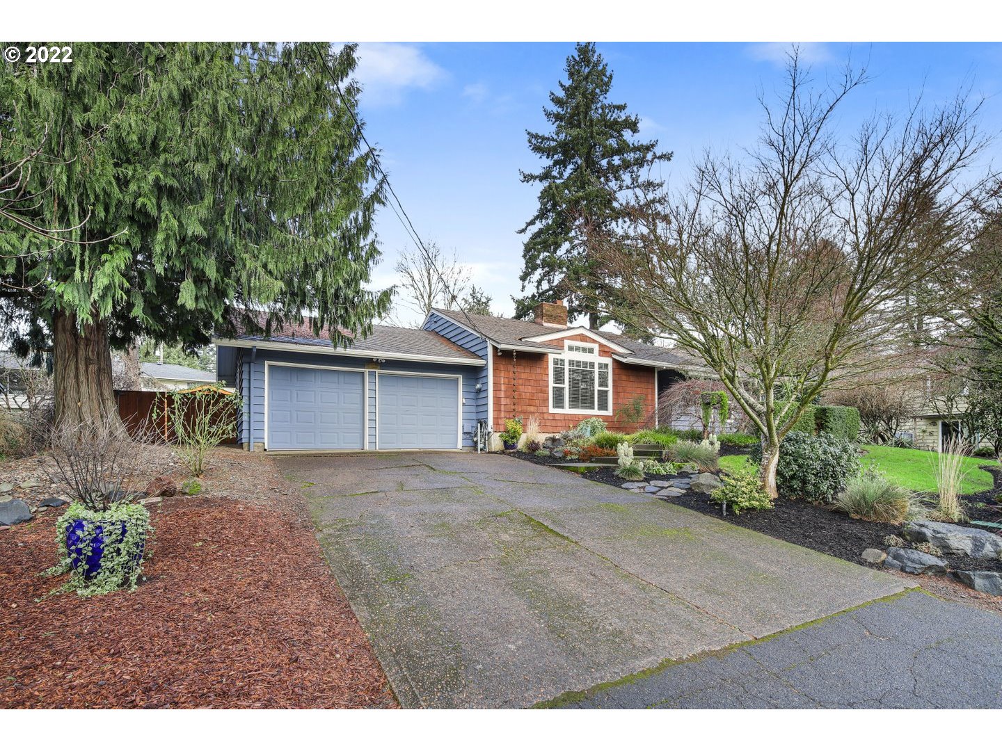 6127 Southwest Radcliff Street Portland, OR 97219 - Photo 2 of 32 Gallery Image 2