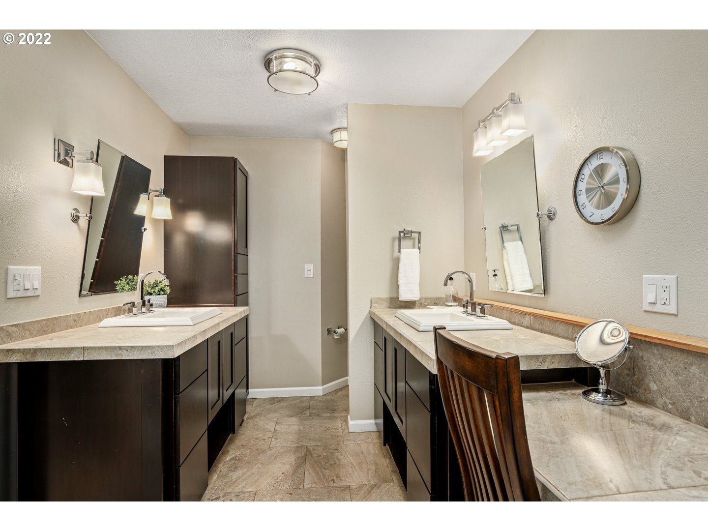 6127 Southwest Radcliff Street Portland, OR 97219 - Photo 22 of 32 Gallery Image 22