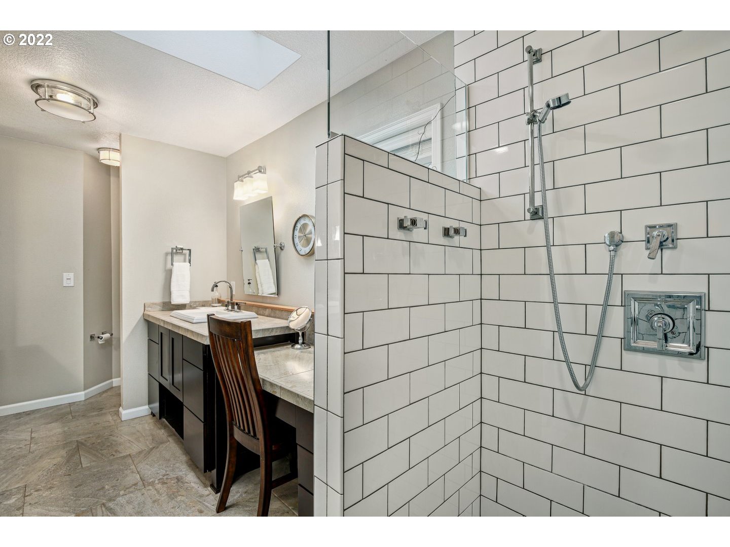 6127 Southwest Radcliff Street Portland, OR 97219 - Photo 23 of 32 Gallery Image 23
