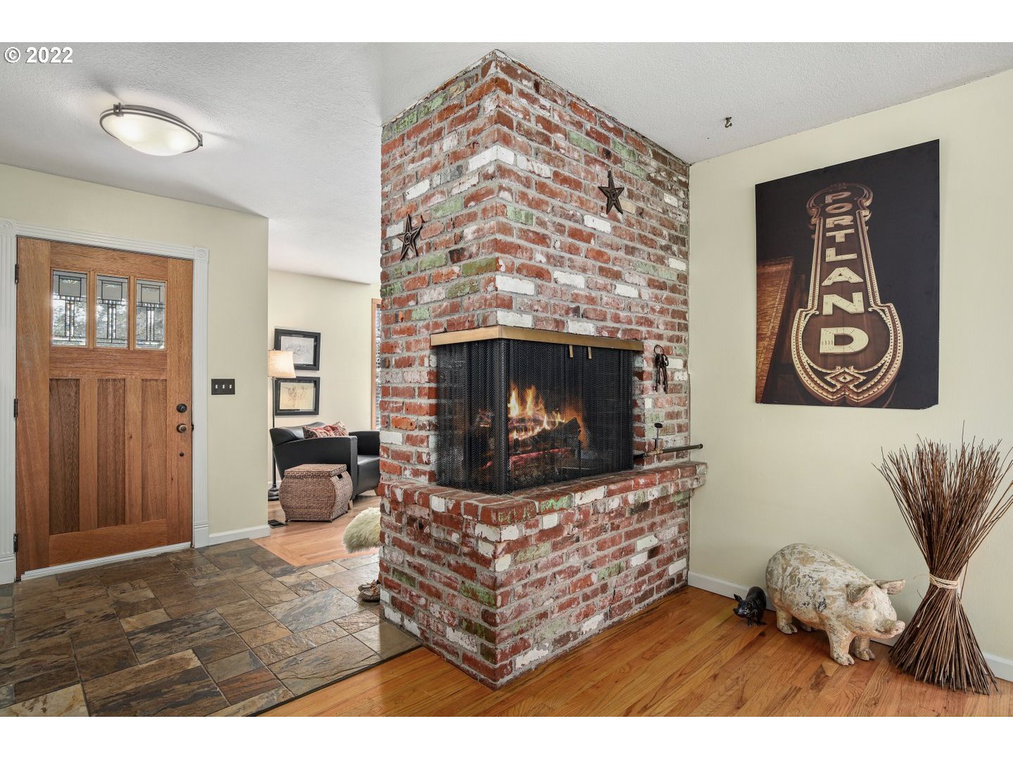 6127 Southwest Radcliff Street Portland, OR 97219 - Photo 4 of 32 Gallery Image 4