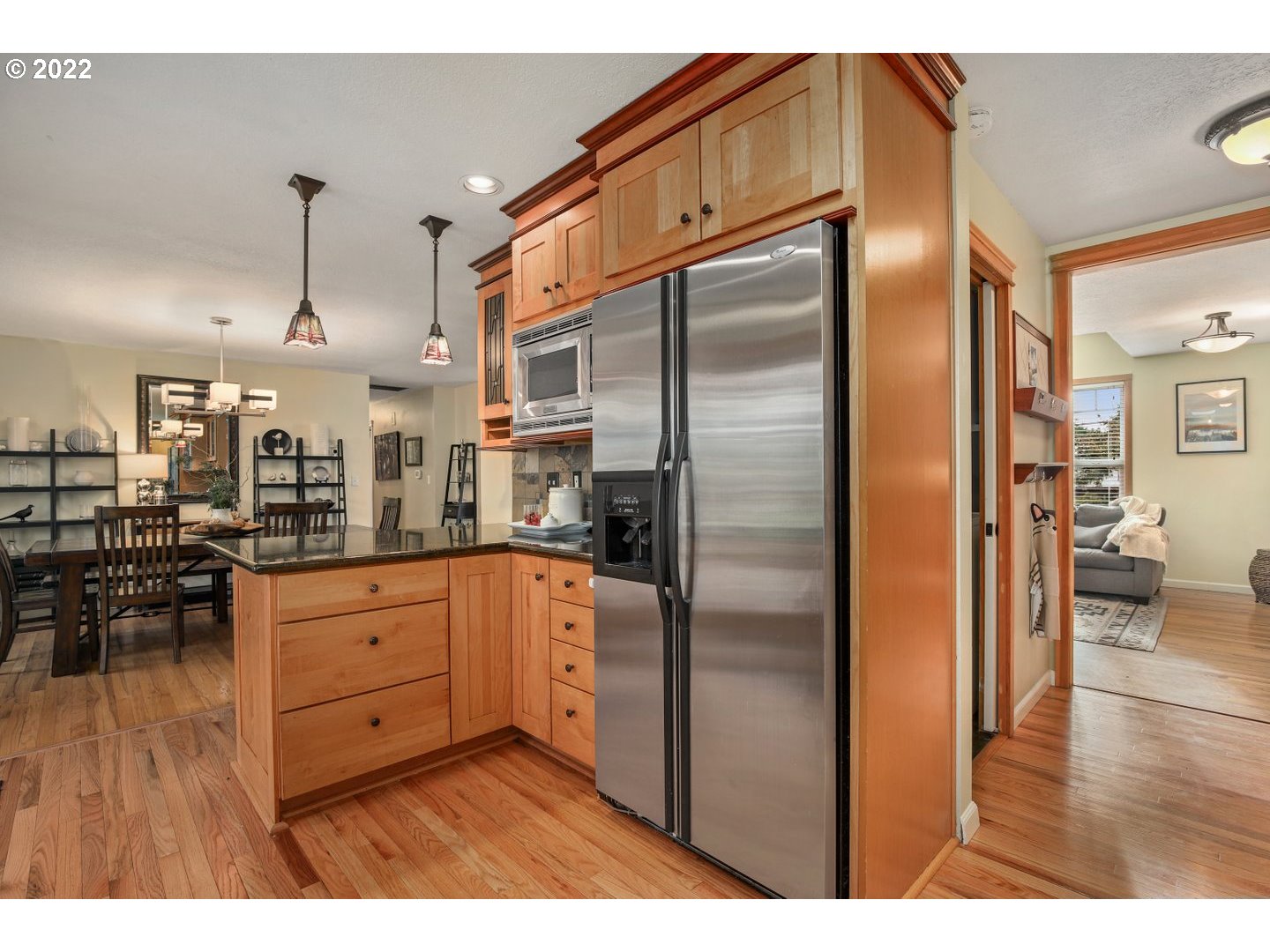 6127 Southwest Radcliff Street Portland, OR 97219 - Photo 10 of 32 Gallery Image 10
