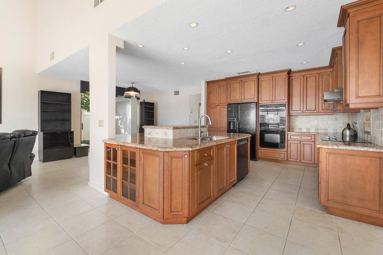 17570 Bocaire Way Boca Raton, FL 33487 - Photo 15 of 56 012-17570BocaireWay-BocaRaton-FL-33487-S