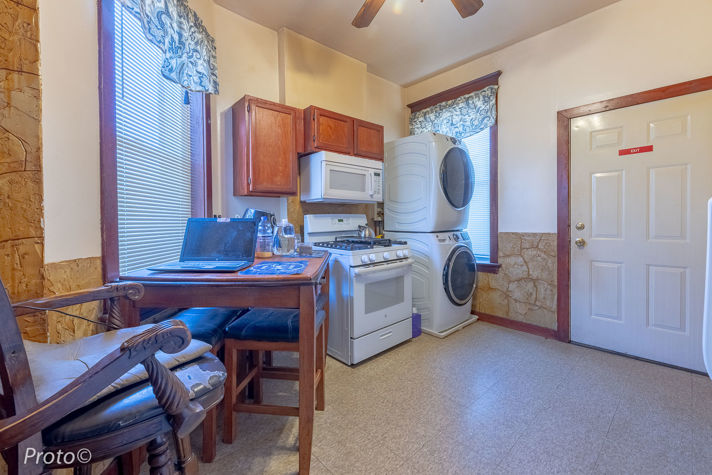 3605 West Cermak Road Chicago, IL 60623 - Photo 23 of 41 a utility room with dryer and washer
