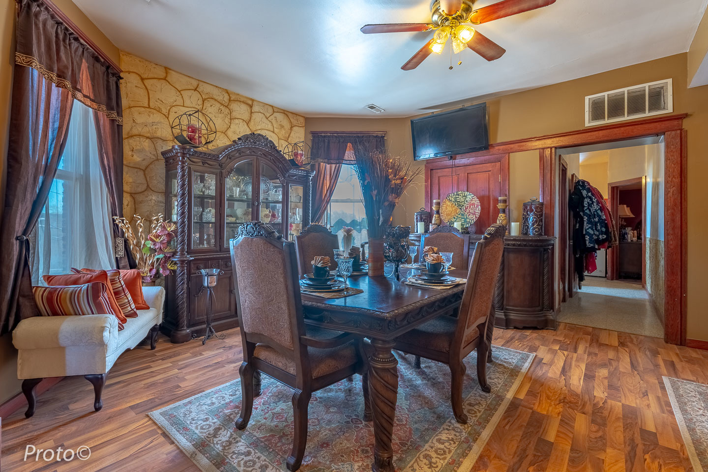 3605 West Cermak Road Chicago, IL 60623 - Photo 5 of 41 a view of a dining room with furniture and window