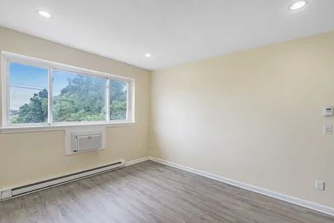 $3,300 | 256 Parker Hill Avenue, Unit 13, Boston, MA 02120