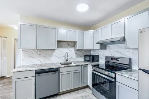 $3,300 | 256 Parker Hill Avenue, Unit 13, Boston, MA 02120