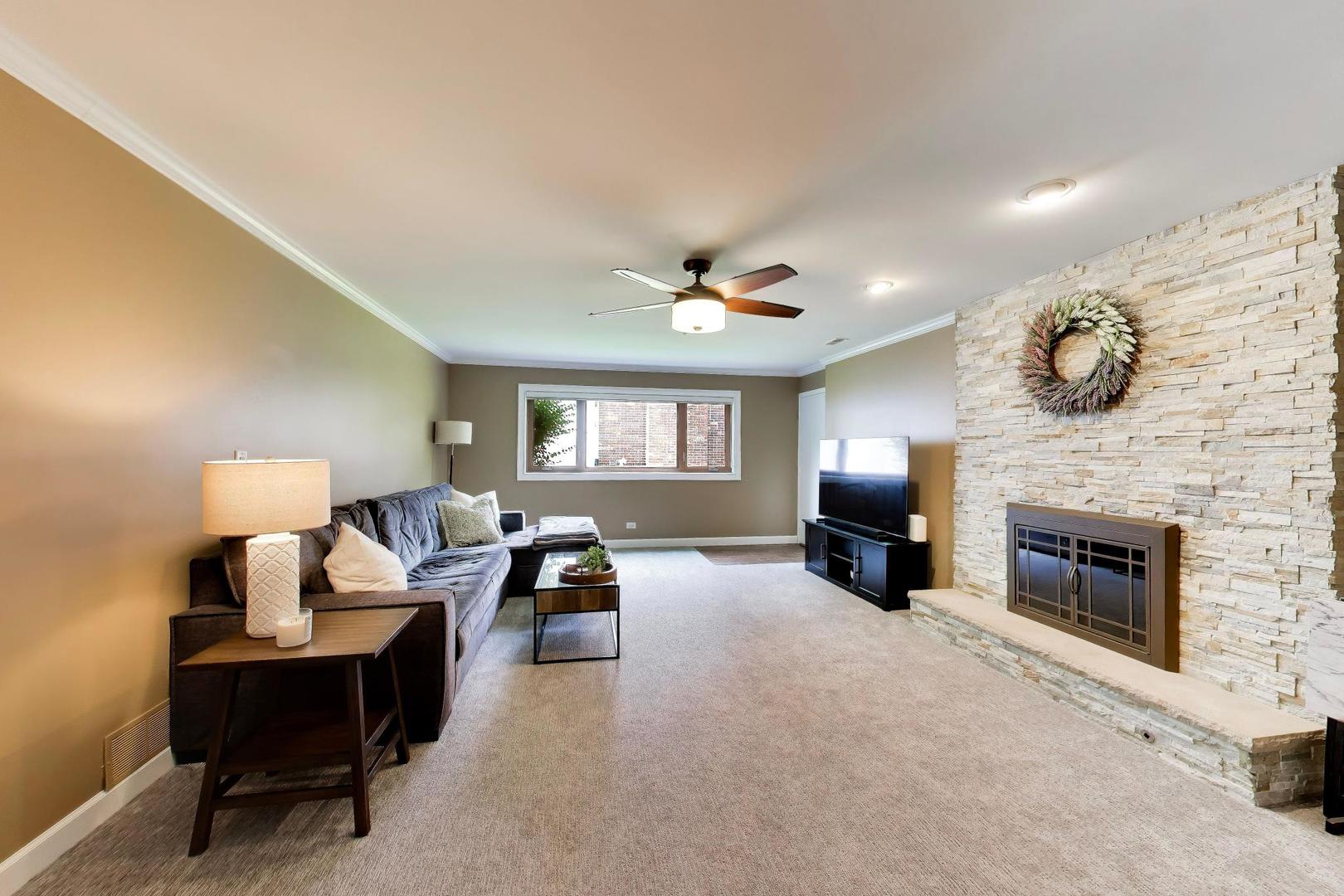 2147 Green Valley Road Darien, IL 60561 - Photo 14 of 31 Gallery Image 14