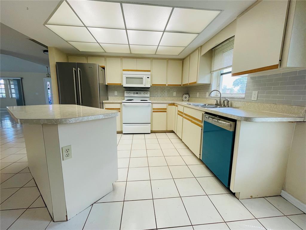 1491 Oriel Court Punta Gorda, FL 33983 - Photo 5 of 18