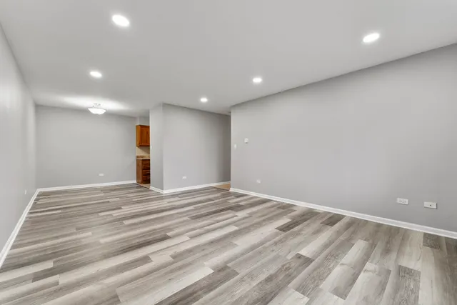 $1,850 | 1500 Robin Circle, Unit 203, Hoffman Estates, IL 60169