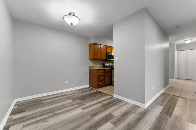 $1,850 | 1500 Robin Circle, Unit 203, Hoffman Estates, IL 60169