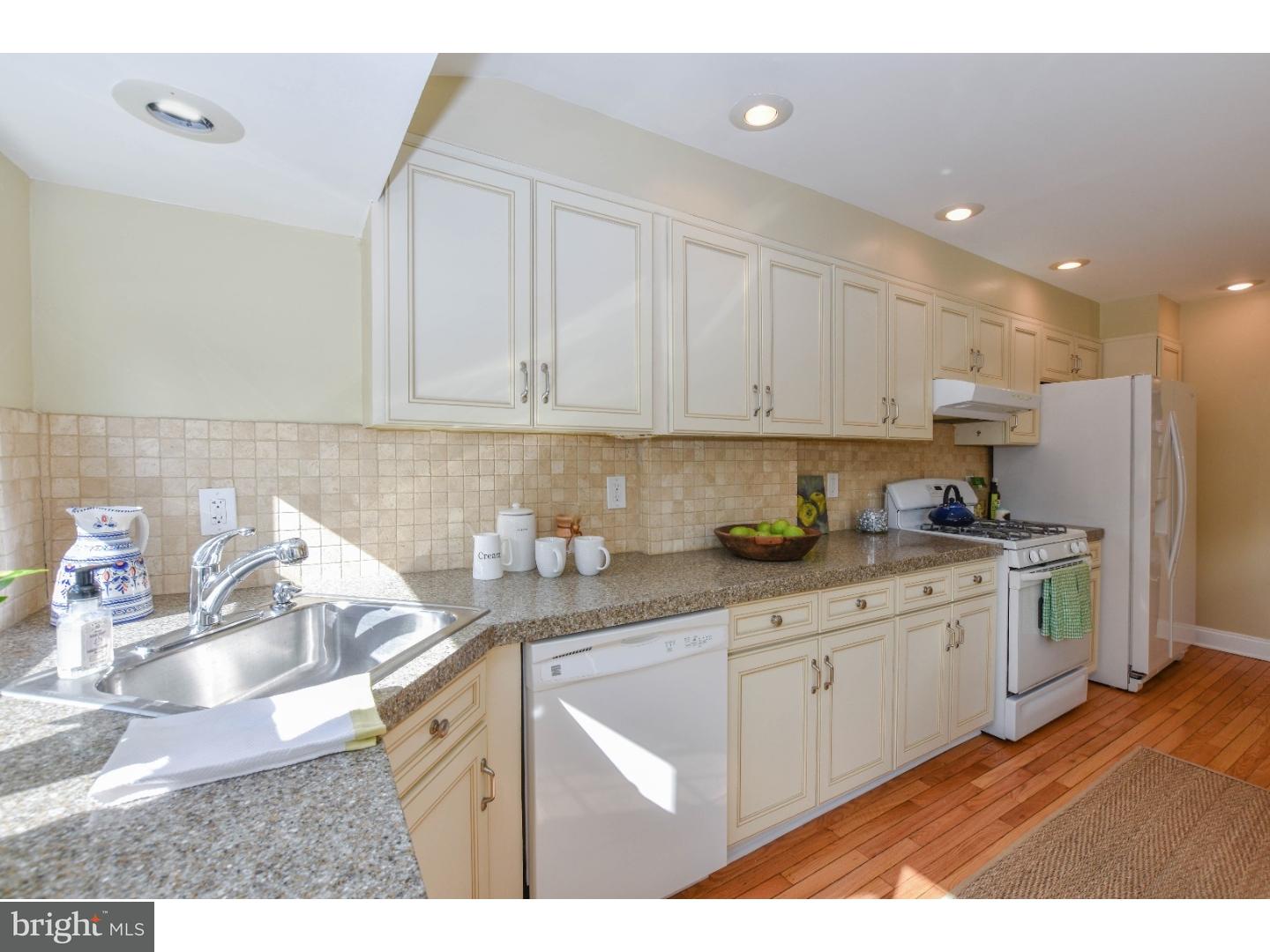 214 Ripka Street Philadelphia, PA 19127 - Photo 4 of 25