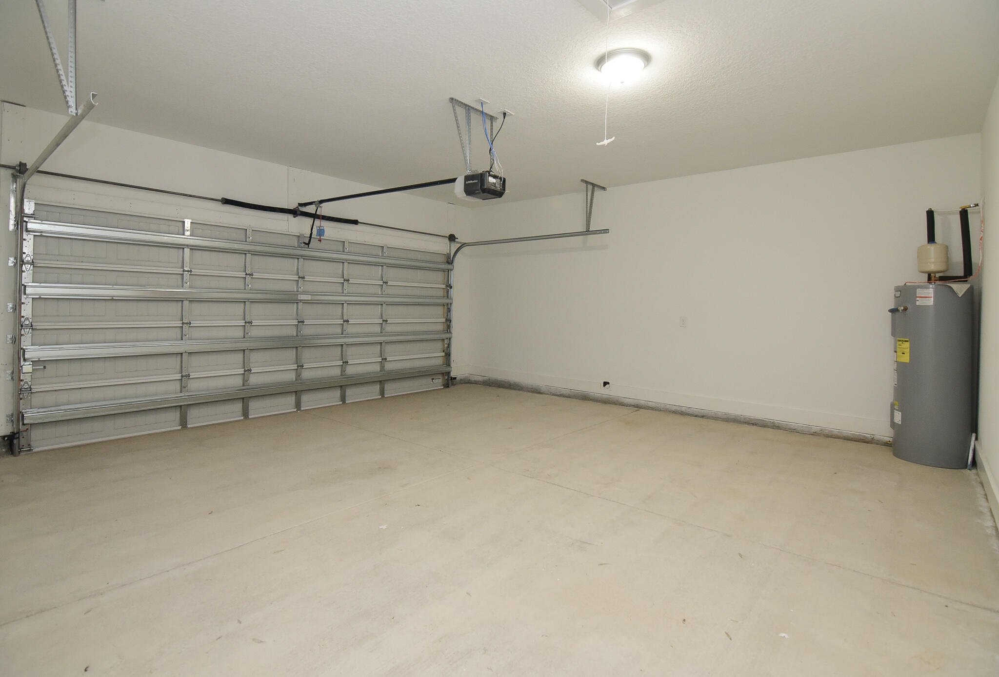 667 Red Fern Road Crestview, FL 32536 - Photo 5 of 32 a view of a garage