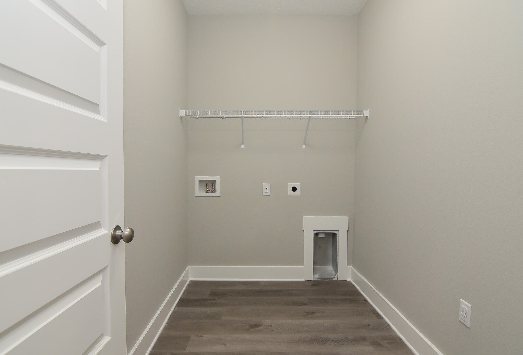 667 Red Fern Road Crestview, FL 32536 - Photo 6 of 32 a view of an empty room