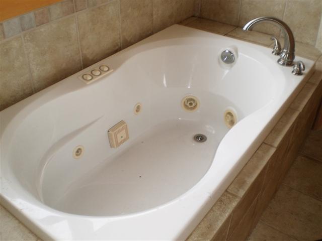 1249A Reese Road Bethpage, TN 37022 - Photo 8 of 11 Whirlpool tub in master