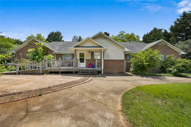 $345,000 | 111 Shore Line Drive, Anderson, SC 29626