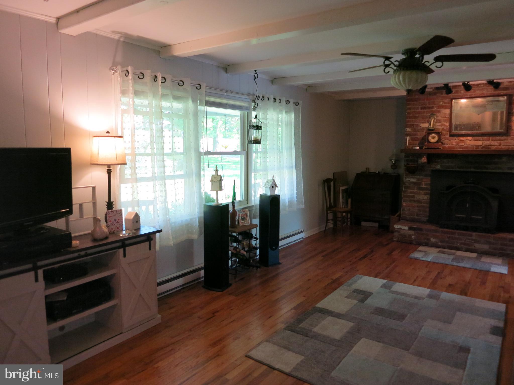 2103 Upper Stump Road Perkasie, PA 18944 - Photo 10 of 41 Living Room