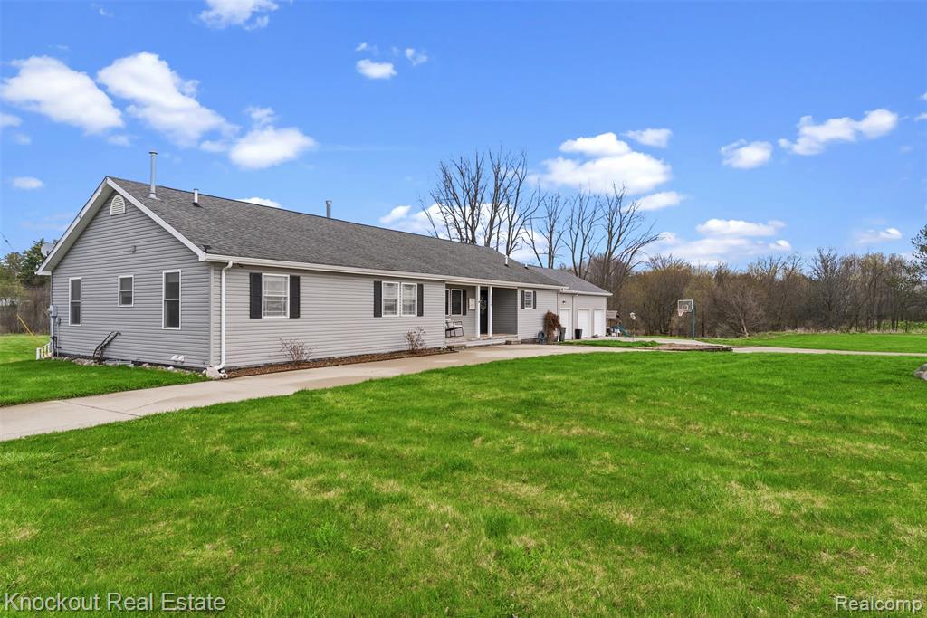 4800 Howell Road Otter Lake, MI 48464 - Photo 4 of 61