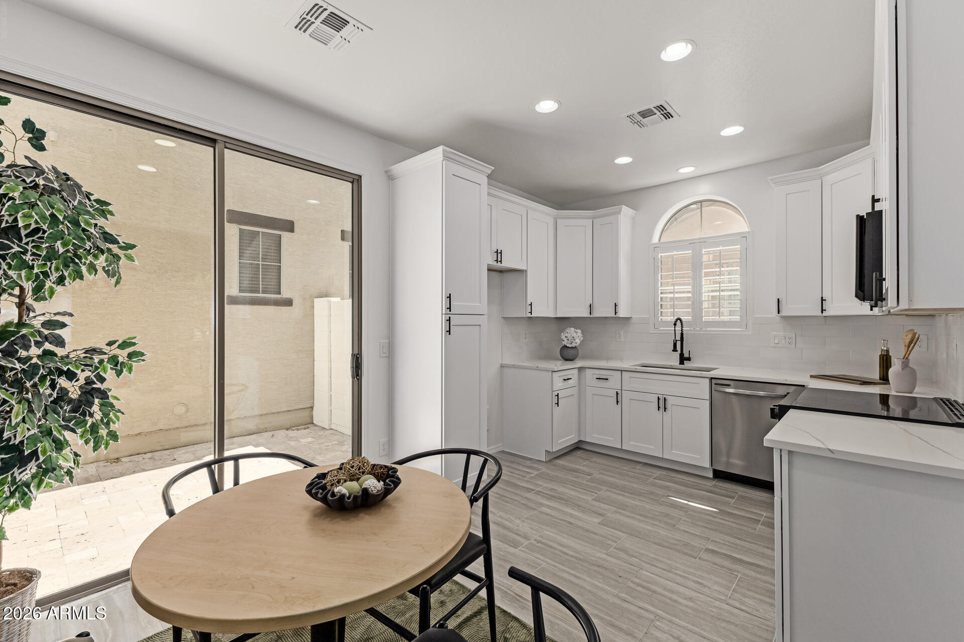 451 South Hawes Road, Unit 32 Mesa, AZ 85208 - Photo 7 of 27 09 - Hawes