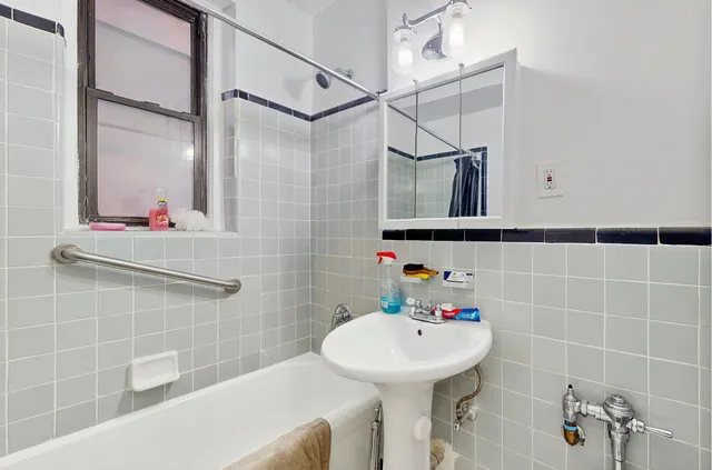 $565,000 | 960 Sterling Place, Unit 1B | Crown Heights