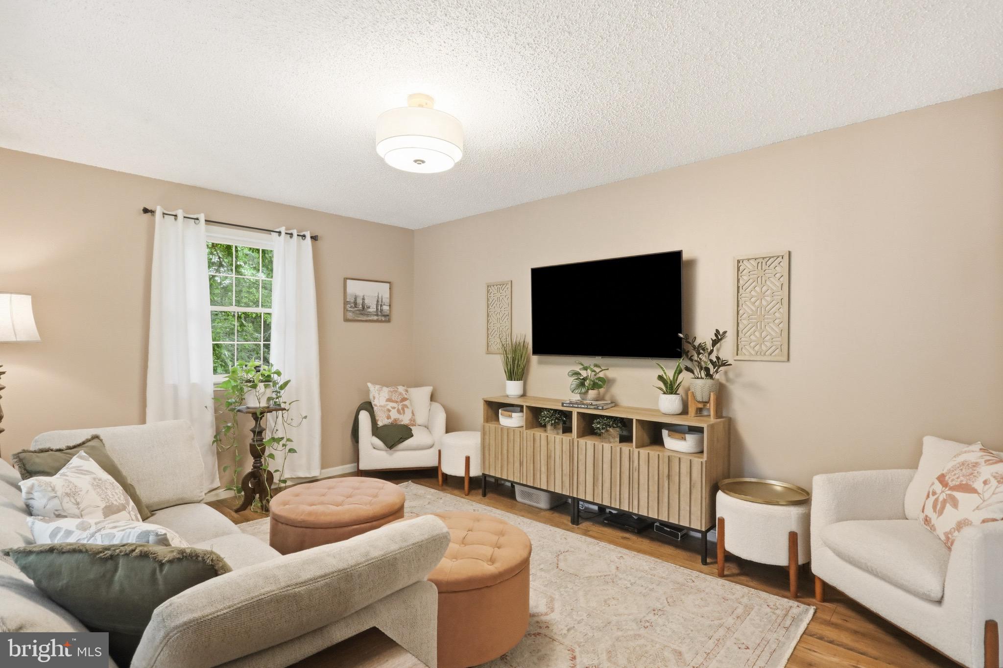 78 Lizzie Mills Road Castleton, VA 22716 - Photo 5 of 53 Formal living room
