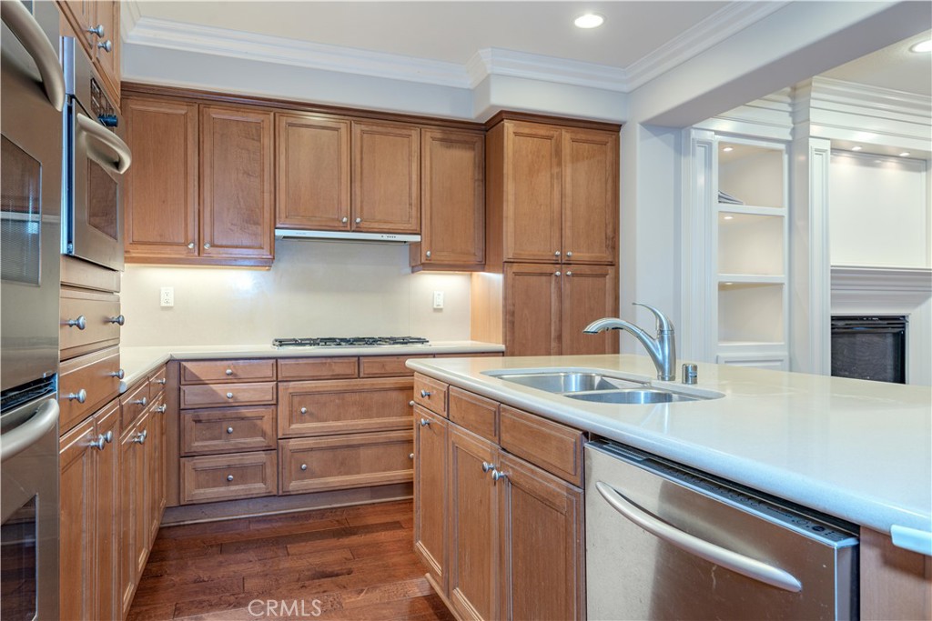 30 Long Fellow Irvine, CA 92620 - Photo 10 of 40