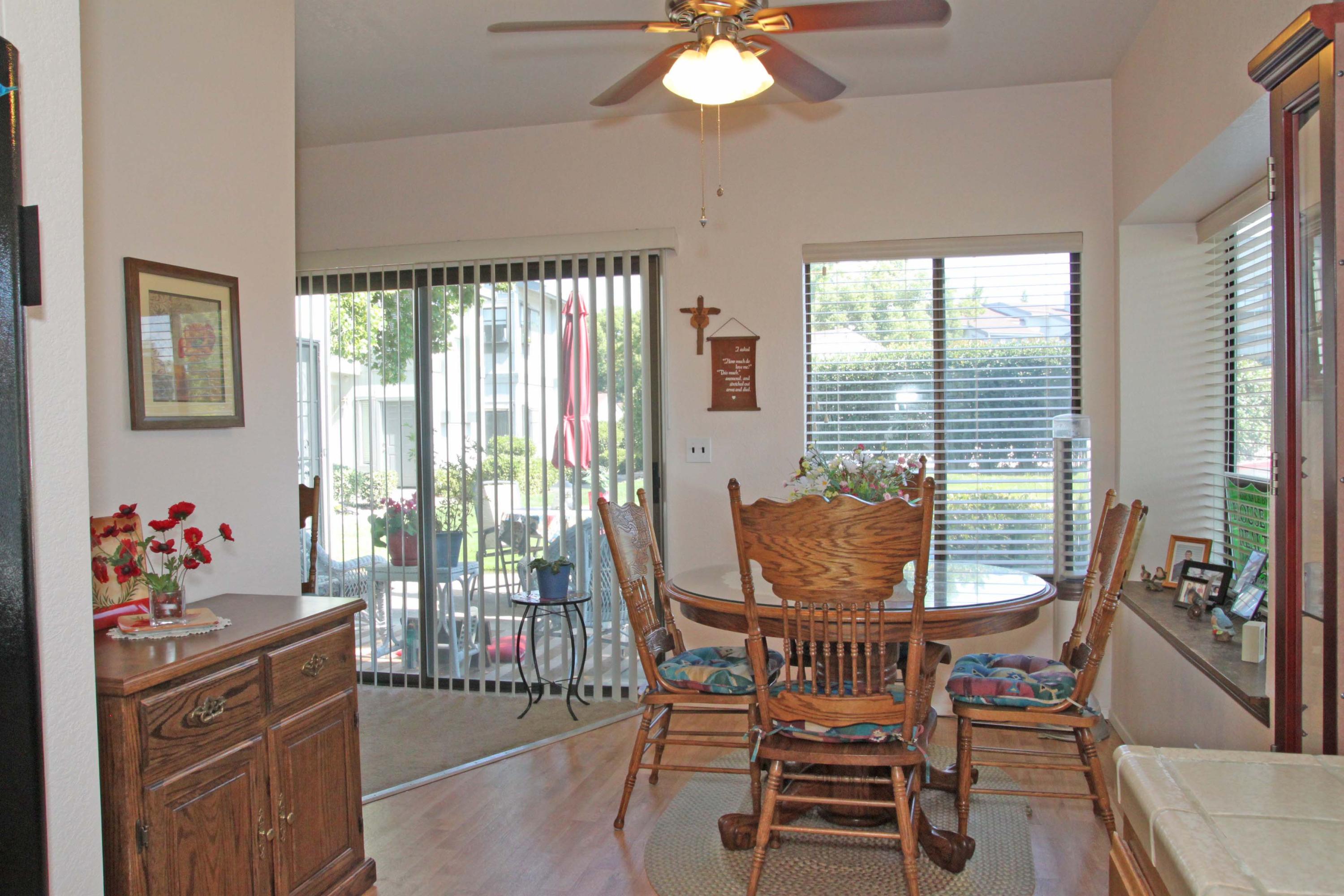 466 Ridgecrest Trail, Unit 137 Redding, CA 96003 - Photo 5 of 12 IMG_7146