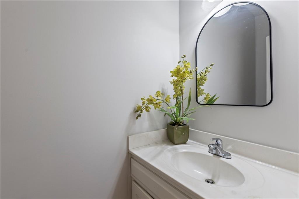 2712 Southwest Carlton Drive Lee's Summit, MO 64082 - Photo 13 of 53