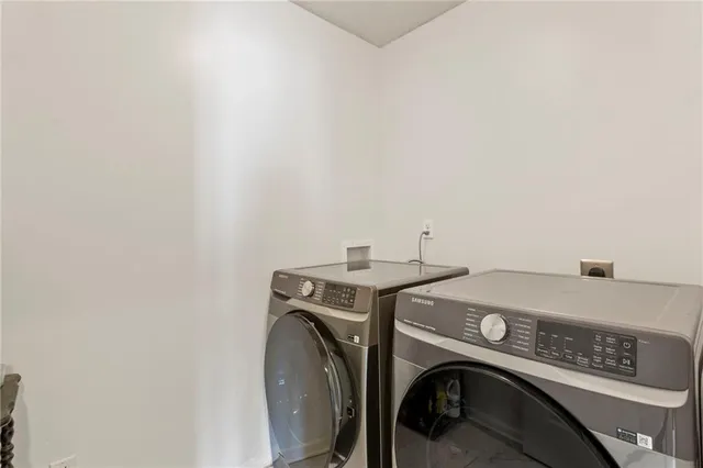 $510,000 | 2712 Southwest Carlton Drive, Lee's Summit, MO 64082