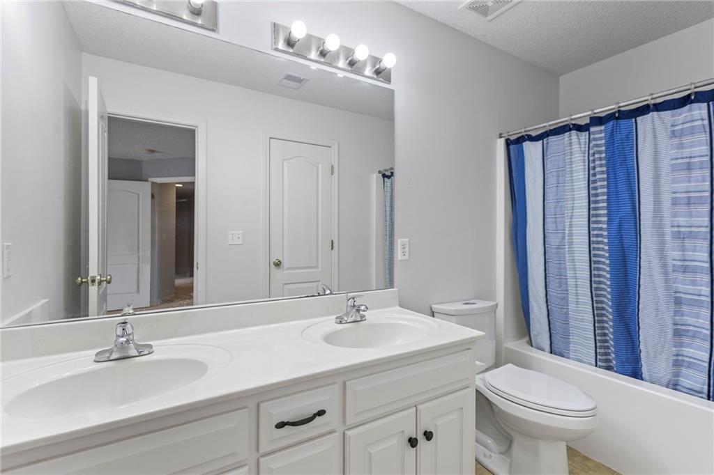 2712 Southwest Carlton Drive Lee's Summit, MO 64082 - Photo 24 of 53