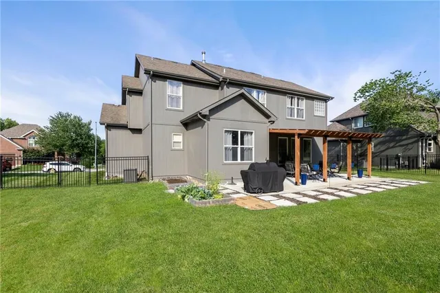 $510,000 | 2712 Southwest Carlton Drive, Lee's Summit, MO 64082