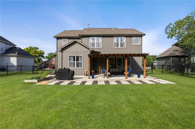 $510,000 | 2712 Southwest Carlton Drive, Lee's Summit, MO 64082