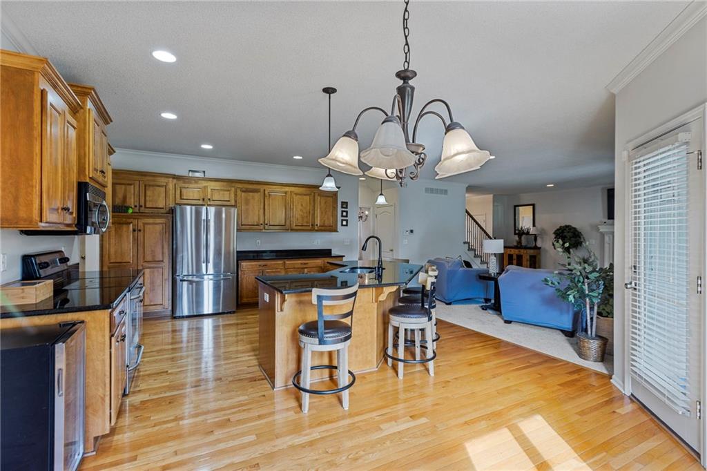 2712 Southwest Carlton Drive Lee's Summit, MO 64082 - Photo 5 of 53