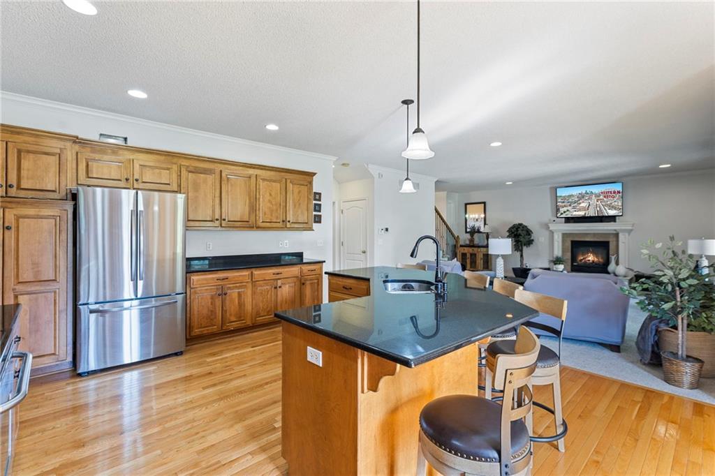 2712 Southwest Carlton Drive Lee's Summit, MO 64082 - Photo 6 of 53