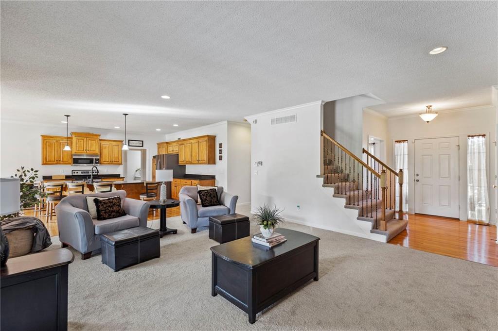 2712 Southwest Carlton Drive Lee's Summit, MO 64082 - Photo 9 of 53