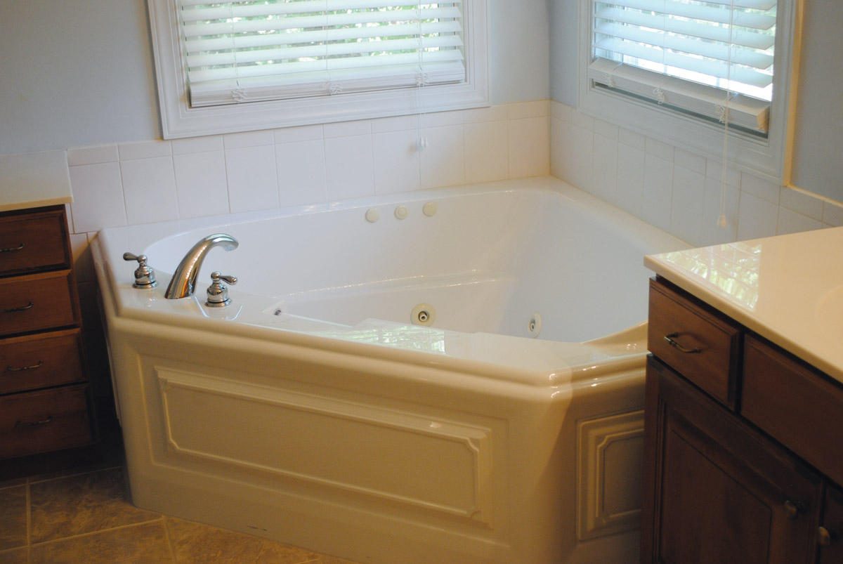148 Carson Place Clinton, TN 37716 - Photo 22 of 29 WhirlpoolTub