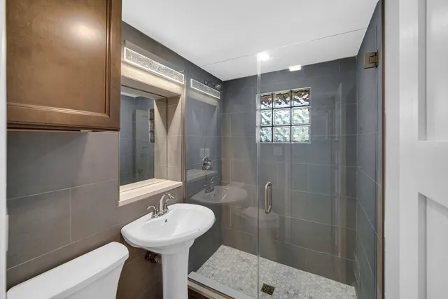 $249,900 | 275 Frederick Drive, Chicago Heights, IL 60411